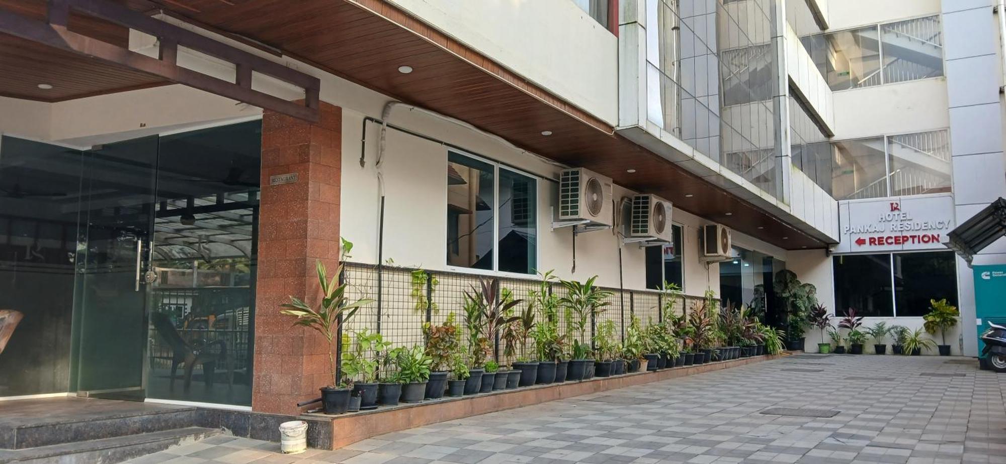 Hotel Pankaj Residency Guruvāyūr Exterior foto