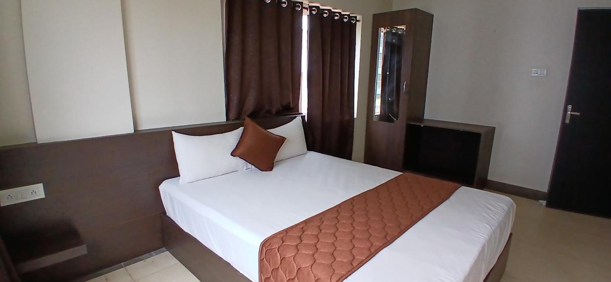 Hotel Pankaj Residency Guruvāyūr Exterior foto